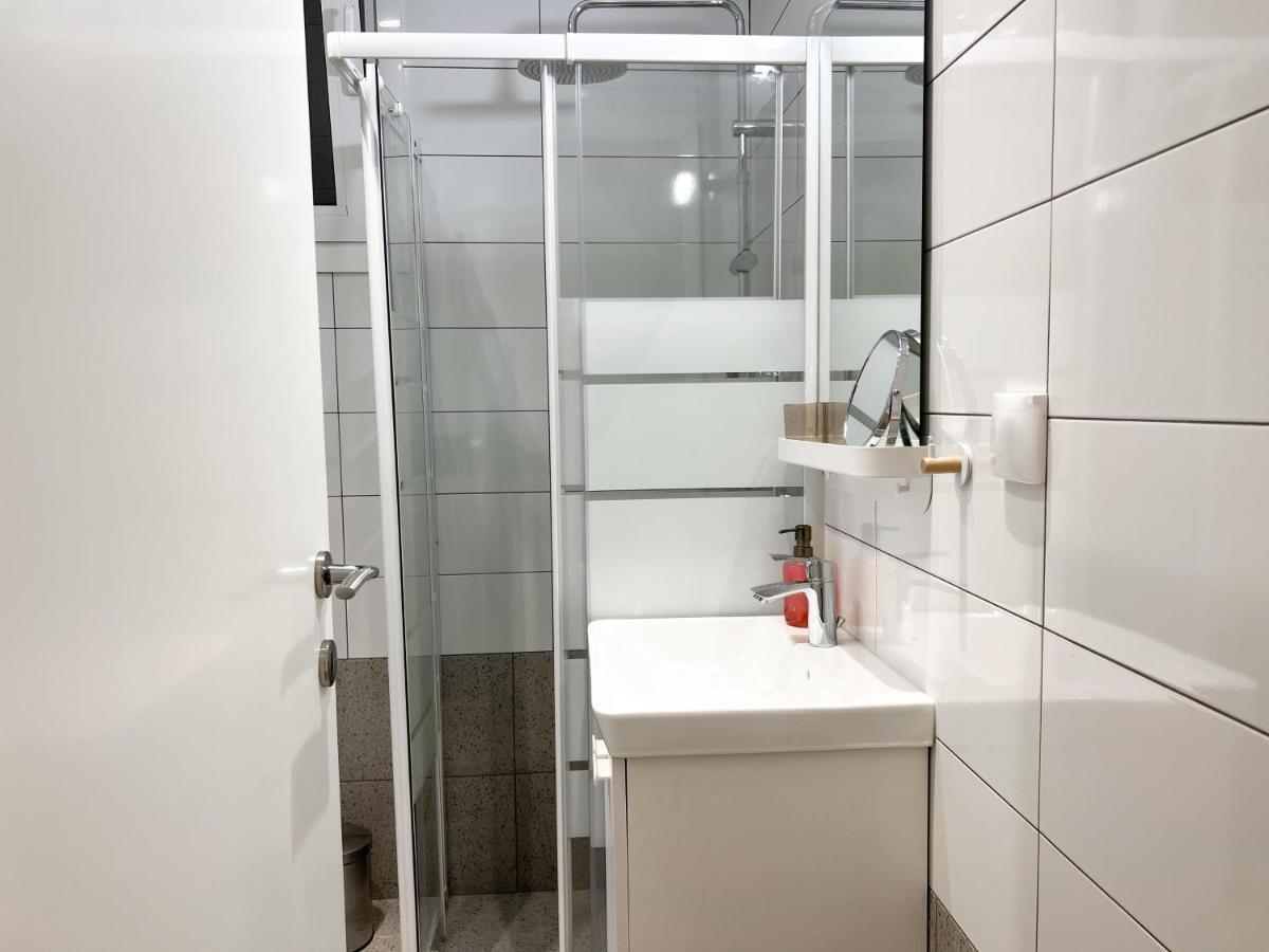 Comfy 2 Bdr Apt In Petralona - Next To Metro เอเธนส์ ภายนอก รูปภาพ
